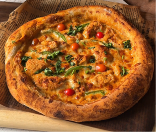 Creamy Chicken Alfredo Pizza