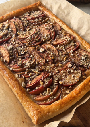 Apple and Hazelnut Crumble Pie